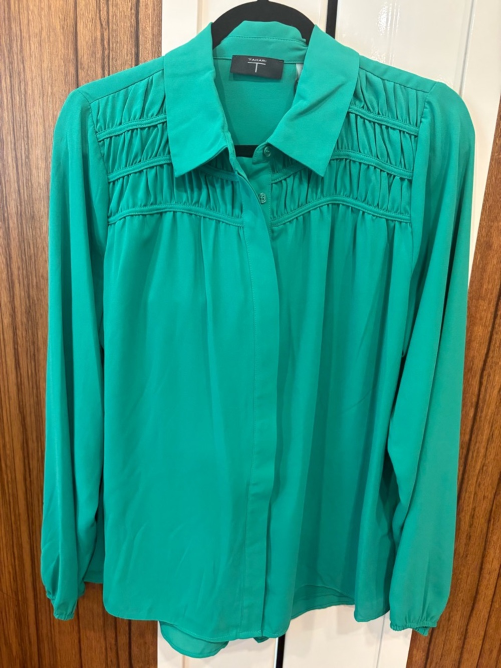T Tahari Emerald Green Long-Sleeve Button Front Blouse